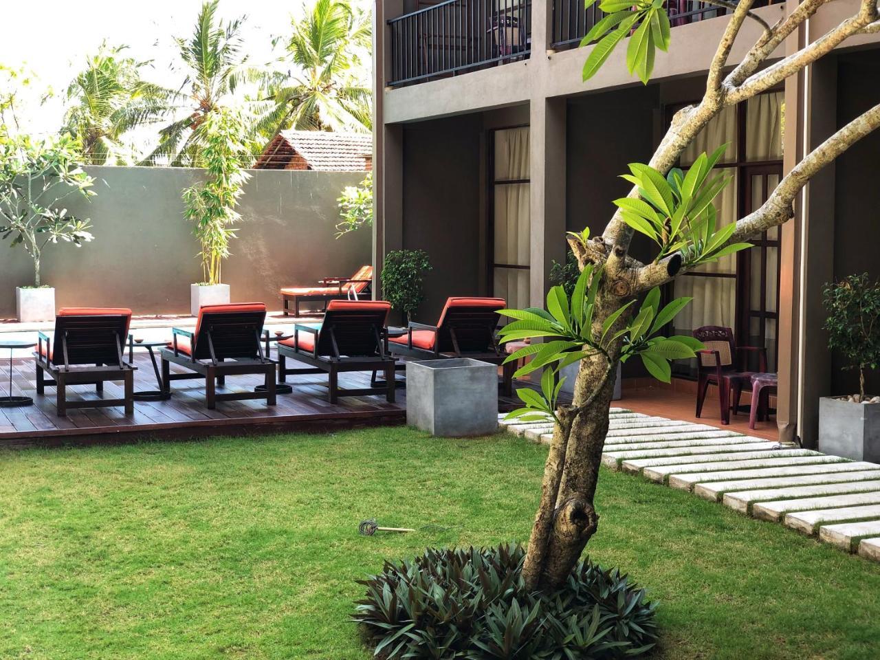 Waves By Tranquil Hotel Negombo Buitenkant foto
